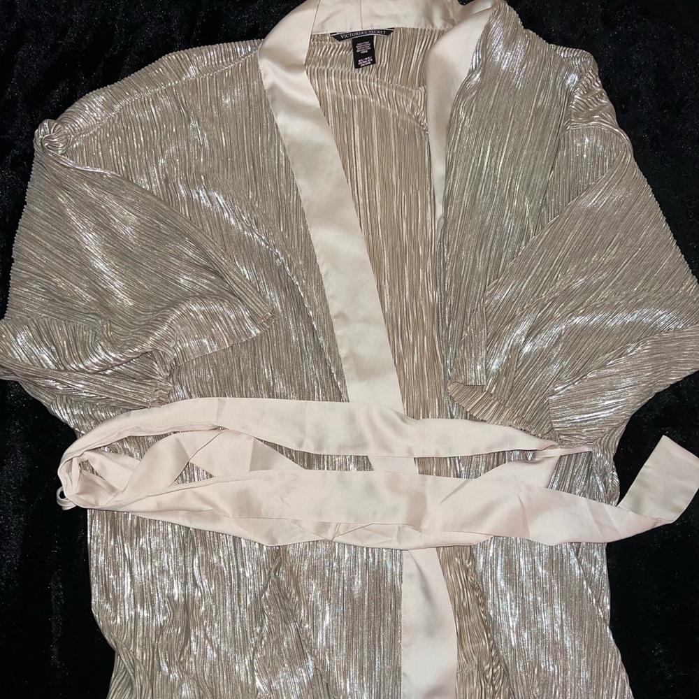 COPY - VS Metallic robe